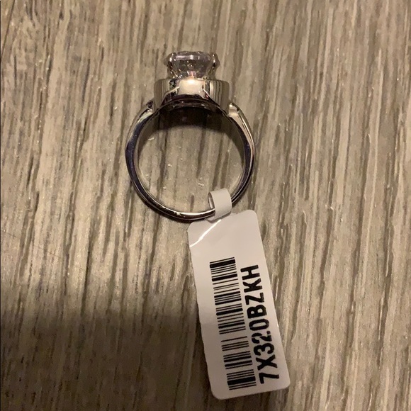 CZ Ring - Picture 3 of 8